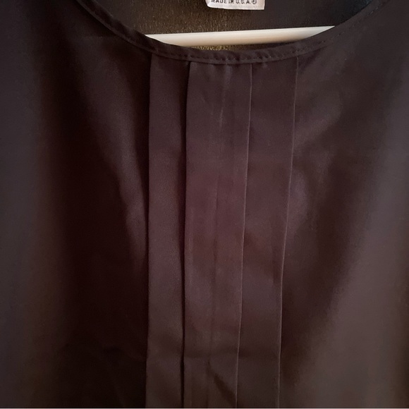 R&J (39” Bust 24” Length) Size Large Women’s Lightweight Blouse Black Polyester - Picture 4 of 4